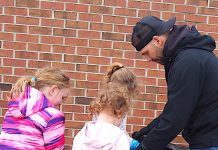 Local Port Elgin students help clean up their community